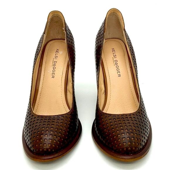 Kelsi Dagger Hall Pump - Picture 2 of 9